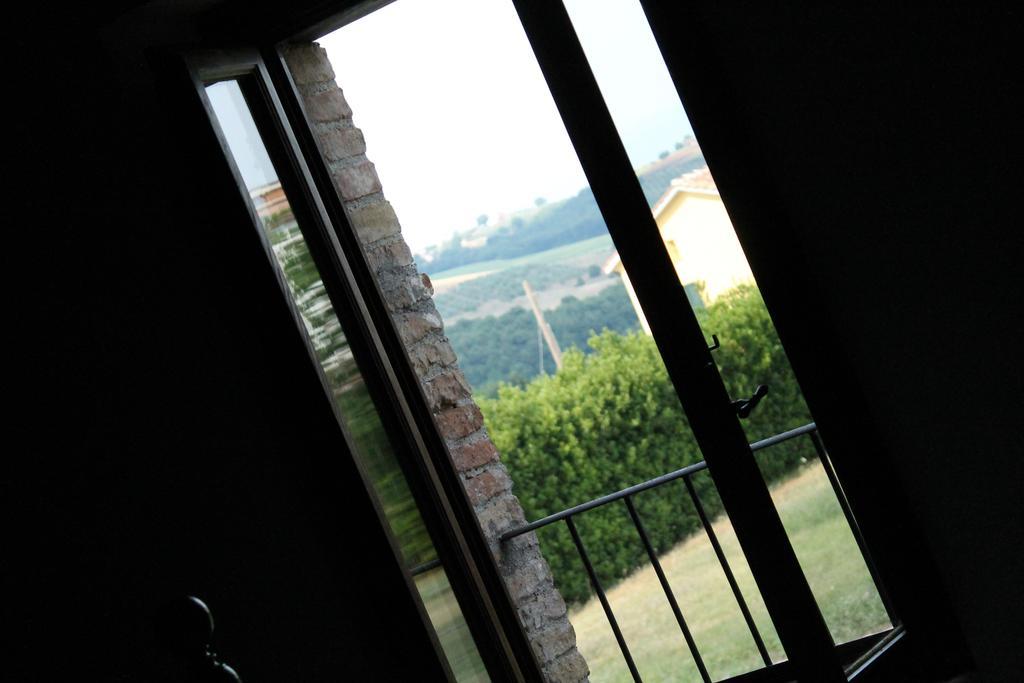 Agriturismo Piano Grande アヴィリアーノ・ウンブロ 部屋 写真