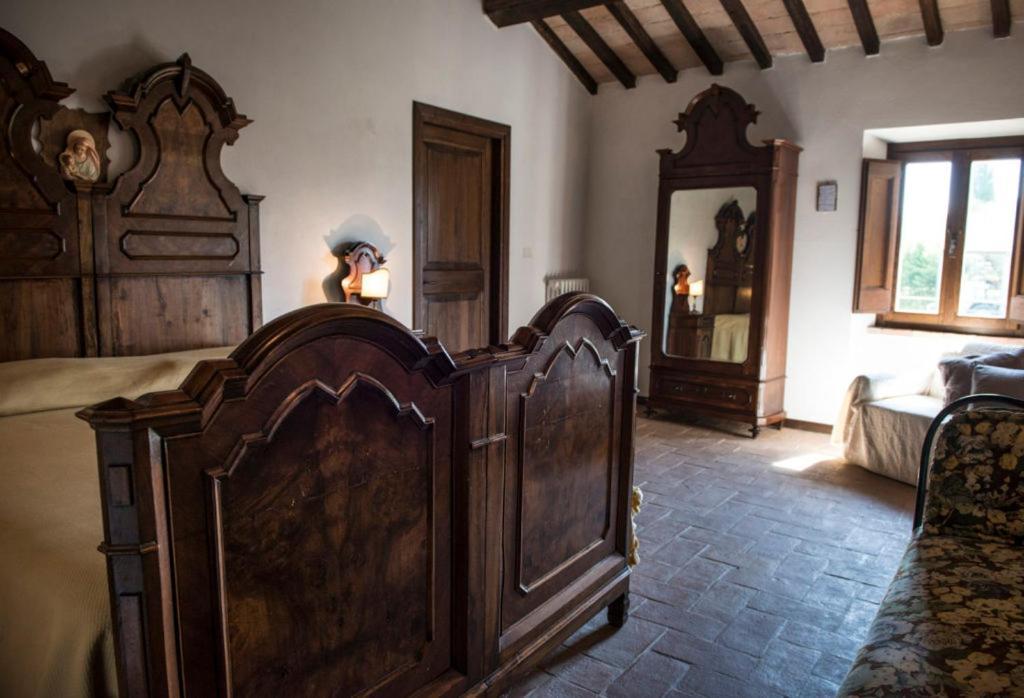 Agriturismo Piano Grande アヴィリアーノ・ウンブロ エクステリア 写真