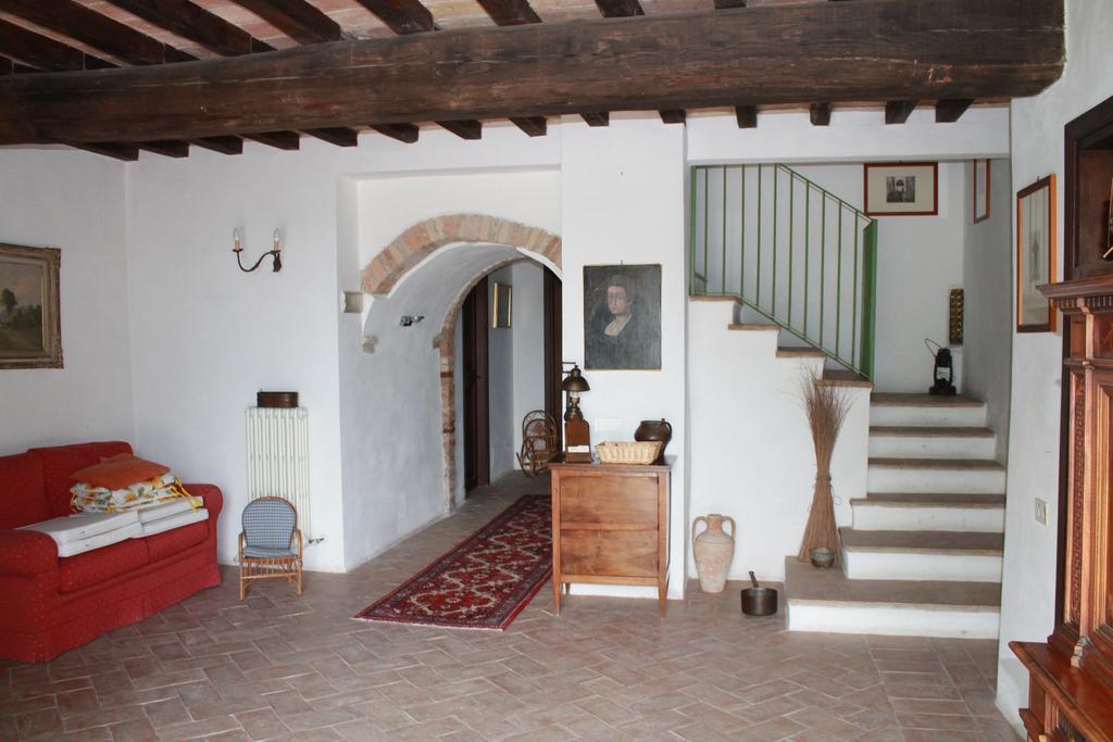 Agriturismo Piano Grande アヴィリアーノ・ウンブロ エクステリア 写真