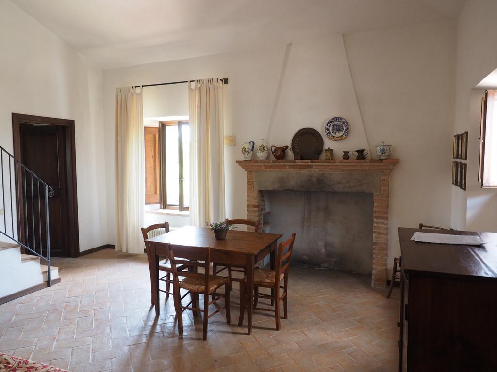 Agriturismo Piano Grande アヴィリアーノ・ウンブロ 部屋 写真